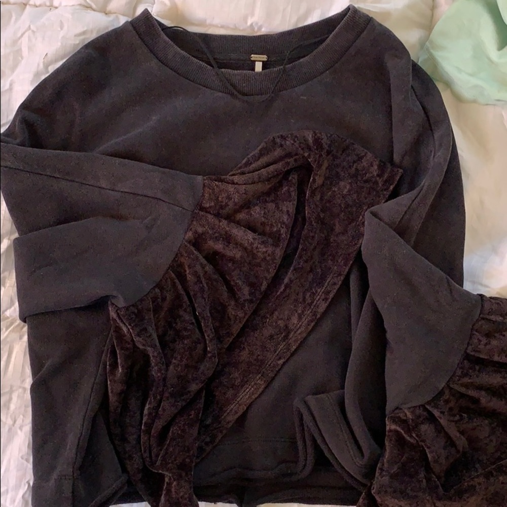 Free people sweater with bell sleeves never worn
